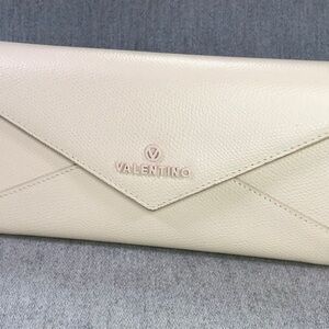 NWOT Valentino crème envelope leather wallet